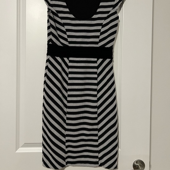 White House black market dress - Picture 2 of 3